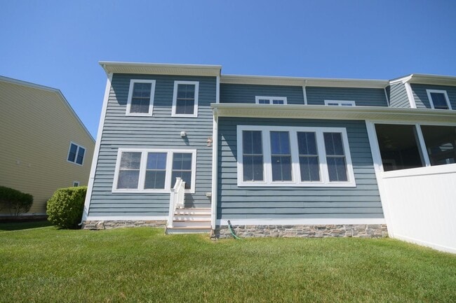 Building Photo - 38918 Blue Indigo Rd
