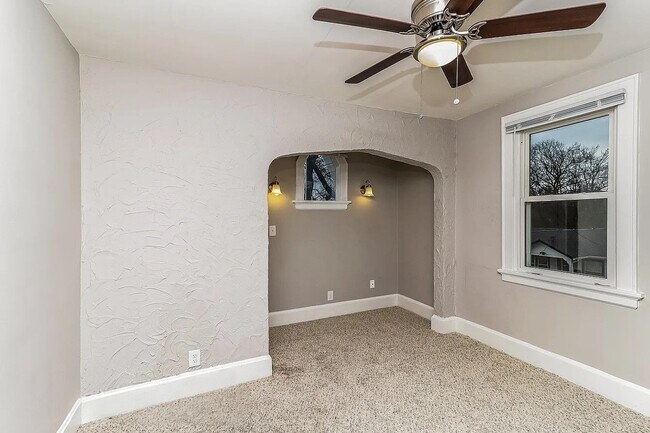Foto del edificio - 3157 Sunshine Ave