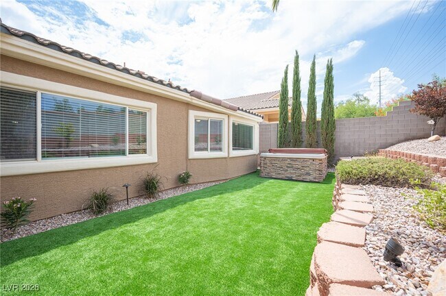 Foto del edificio - 10776 Windrose Point Ave