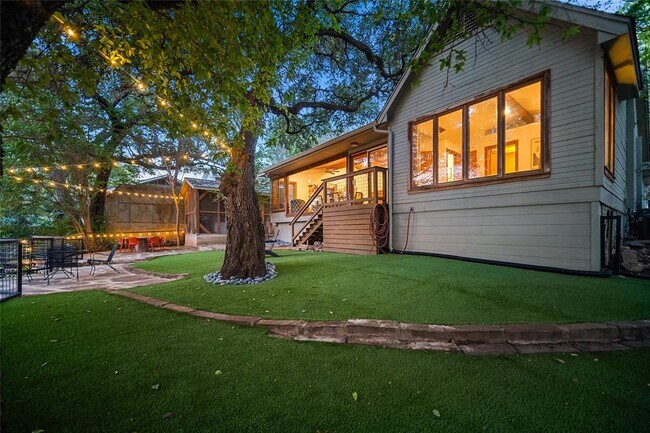 Building Photo - 2207 Big Horn Dr