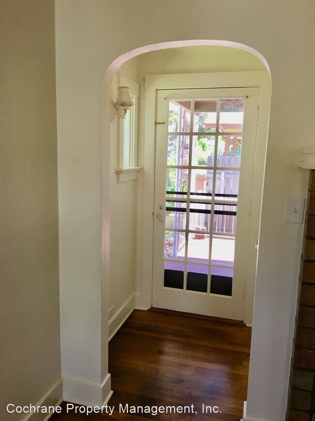 Building Photo - 2 br, 1.5 bath House - 1321 San Andres Street