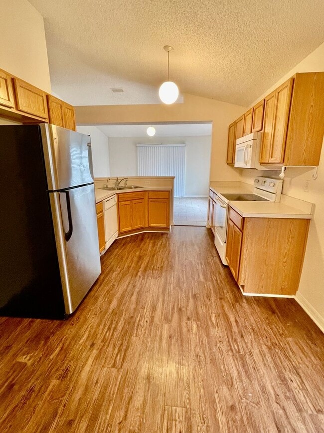 Building Photo - 37186 Southern Glen Way