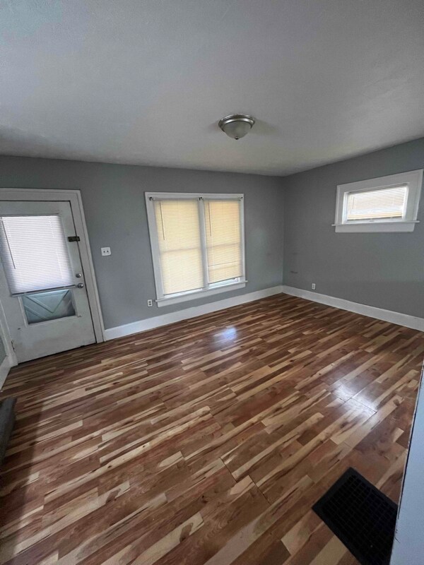 Building Photo - 1776 Marks Ave