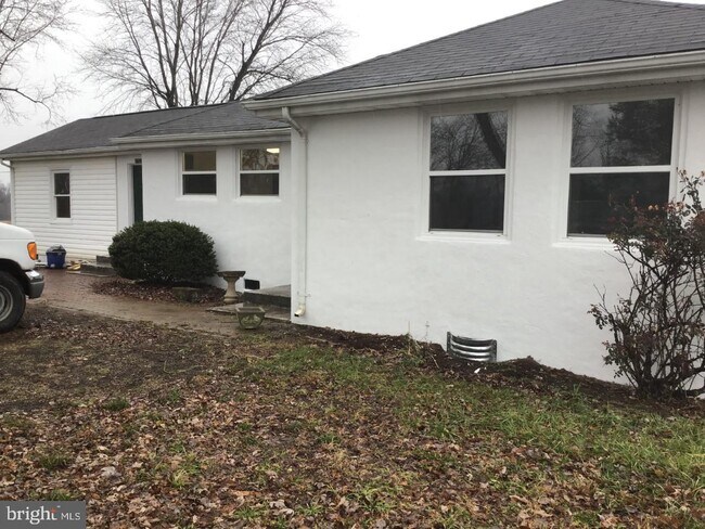 Foto del edificio - 17107 Raccoon Ford Rd