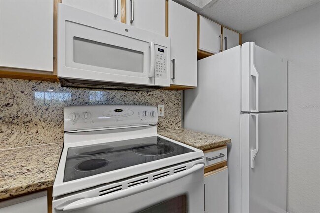 Foto del edificio - 2212 Grand Cayman Ct