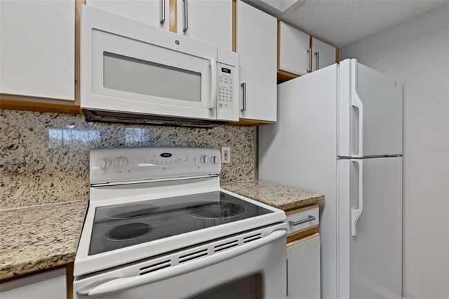 Building Photo - 2212 Grand Cayman Ct