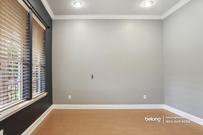 Building Photo - 85053 Sagaponack Dr