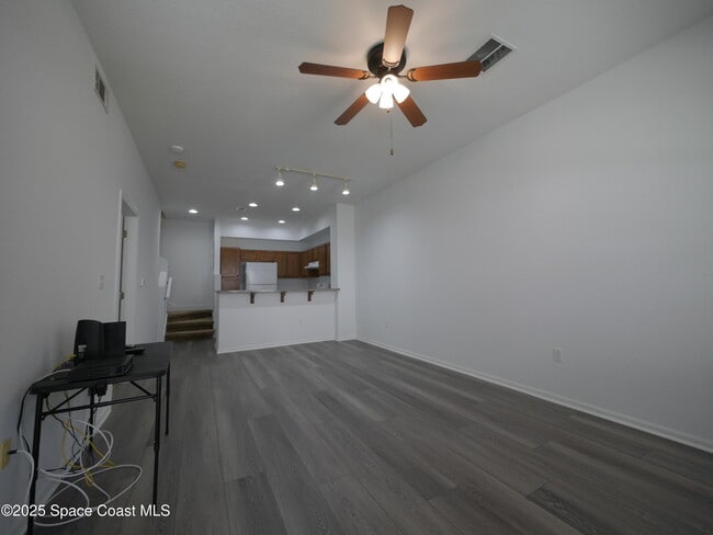Building Photo - 100 Colibri Way