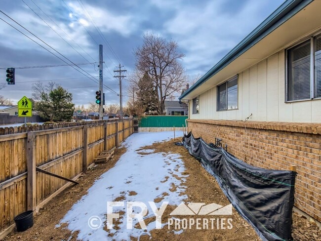 Building Photo - 3bed/1bath Half Duplex in Westminster