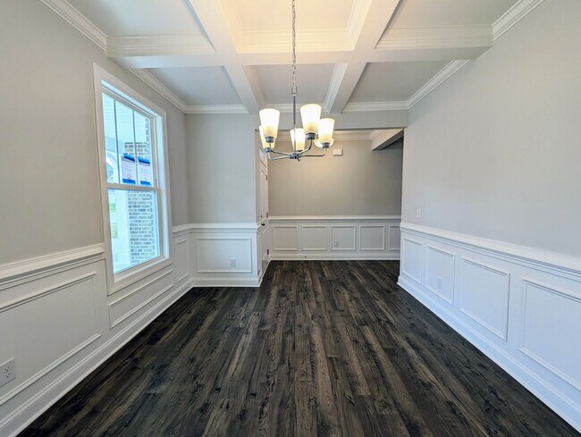 Building Photo - Barrington Dream Home