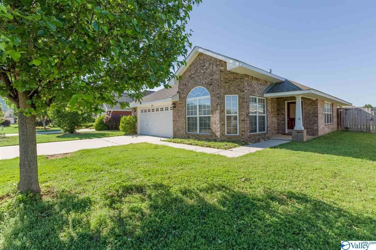 4723 Carrington Blvd SE, Owens Cross Roads, AL 35763 House Rental in