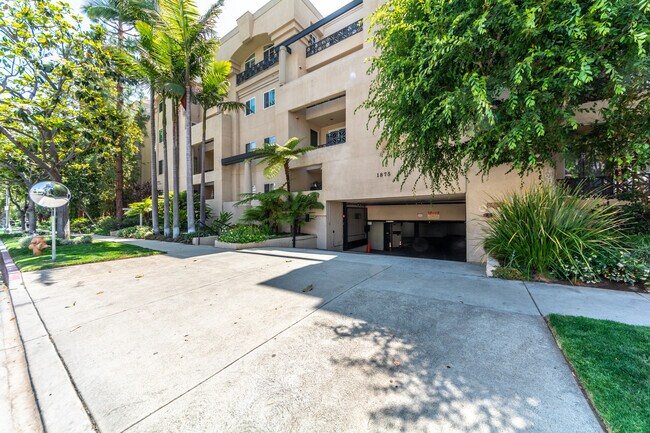 Great curb appeal - 1875 S Beverly Glen Blvd