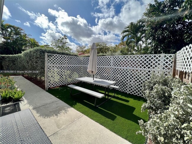 Foto del edificio - 361 SW 20th Rd