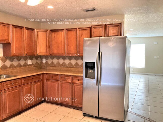 Foto del edificio - 5926 Ithaca Cir W