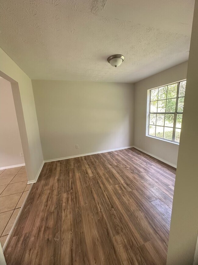 Foto del edificio - 1534 Shenta Oak Dr
