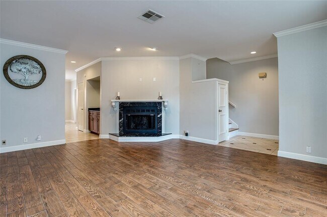 Building Photo - 2468 Bering Dr