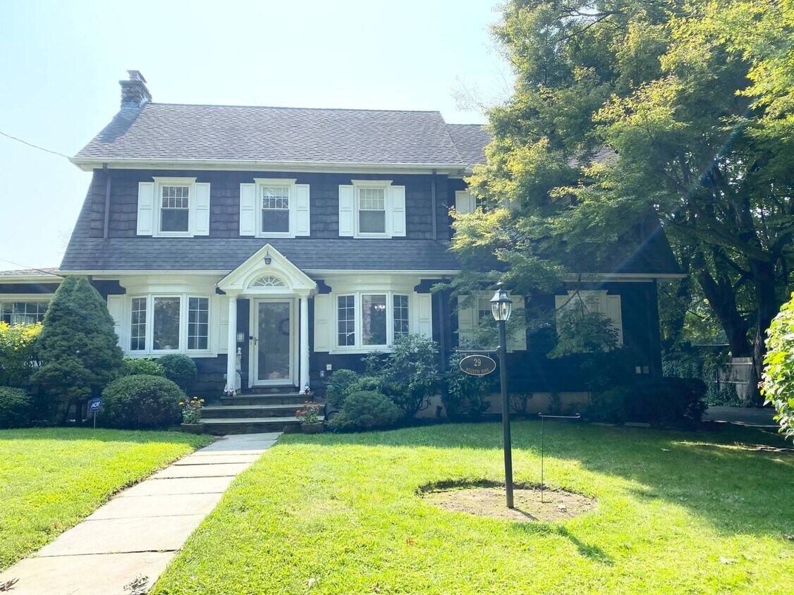 29 Willetts Rd, Harrison, NY 10528 House Rental in Harrison, NY