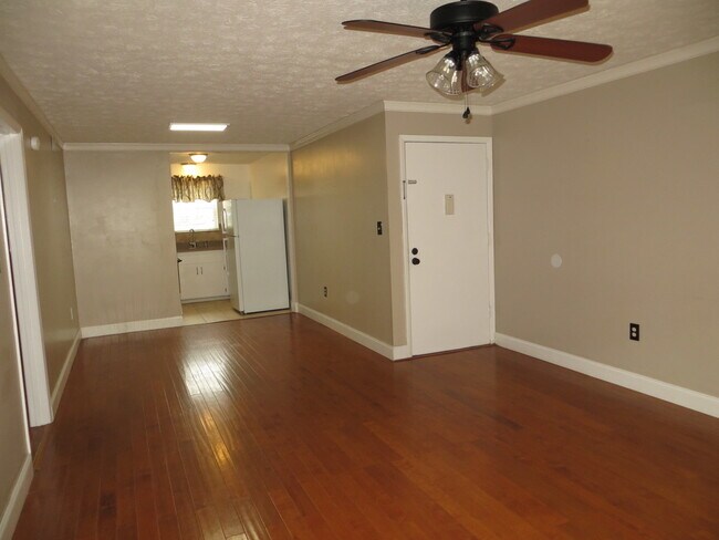 Foto del edificio - 4212 Lake Underhill Rd