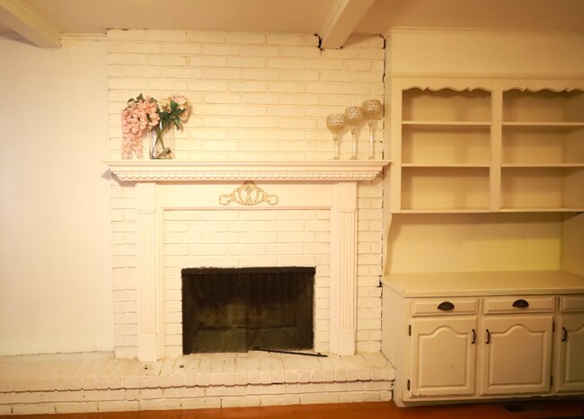 Foto del edificio - 712 Briarwood Cir