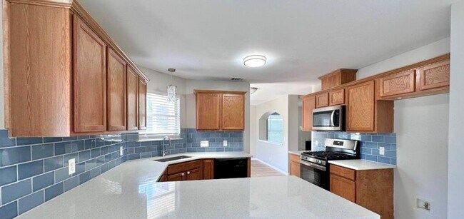 Building Photo - 610 Sparkling Brook Ln