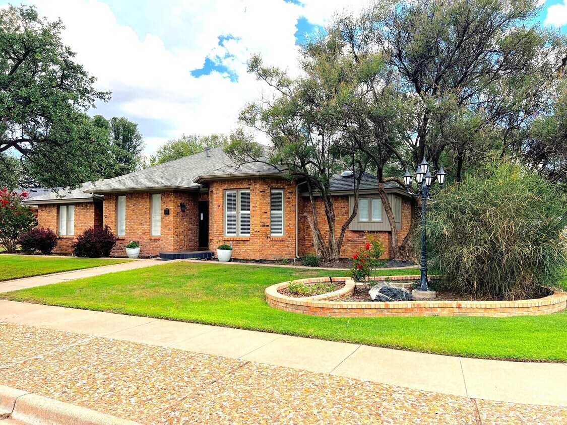 Foto principal - 3717 97th St