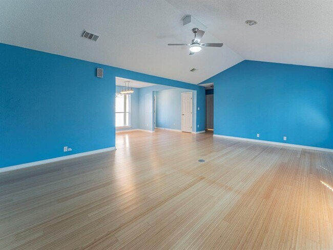 Foto del edificio - 2406 Dijon Dr