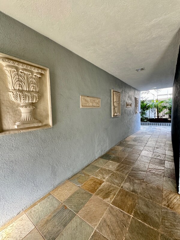 Foto del edificio - 8939 Cadillac Ave