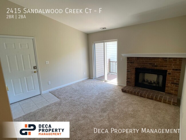 Foto del edificio - 2415 Sandalwood Creek Ct