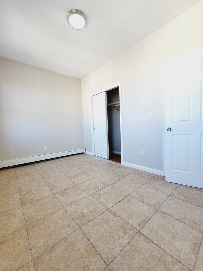 132 Wilkinson Ave 3R - 134 Wilkinson Ave