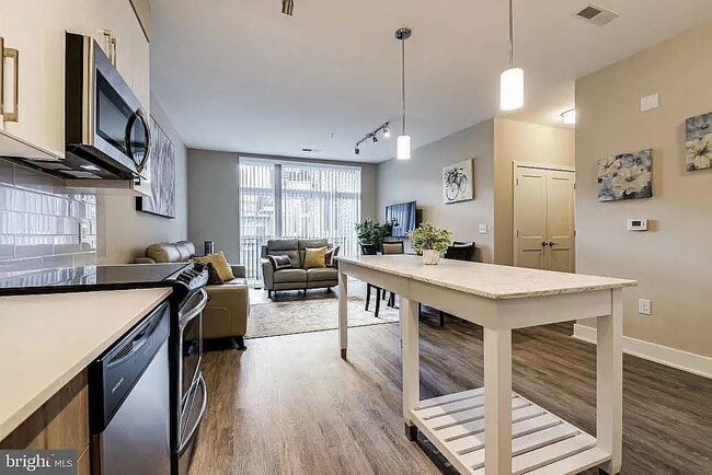 Foto del edificio - 145 Riverhaven Dr