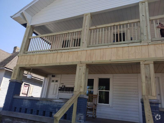 Building Photo - 1449 Maple Ave