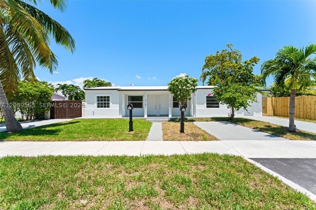 Building Photo - 3155 SW 27th St