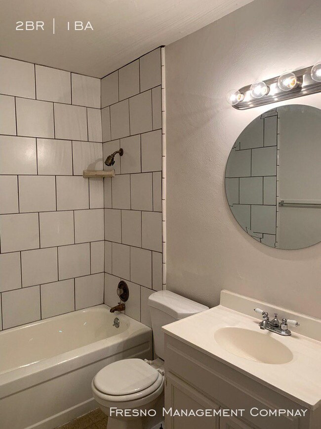 Foto del edificio - 1360-1370 E Bulldog Ln