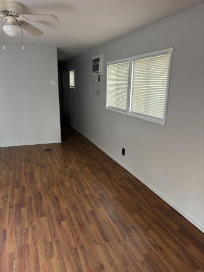 Foto del edificio - 205 Cherry Tree Dr