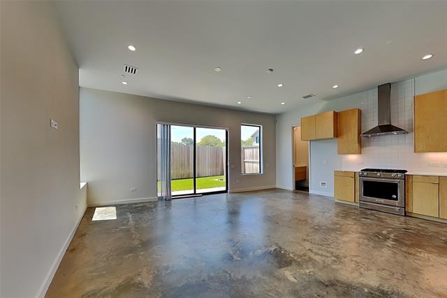 Building Photo - 906 Blackland Ct