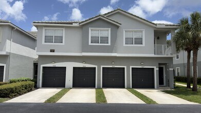 Building Photo - 3042 Grandiflora Dr