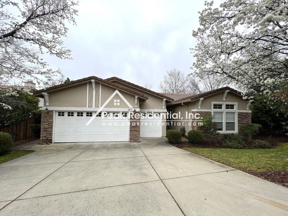 4 br, 2 bath House 2879 Hillcrest Rd House for Rent in Rocklin, CA