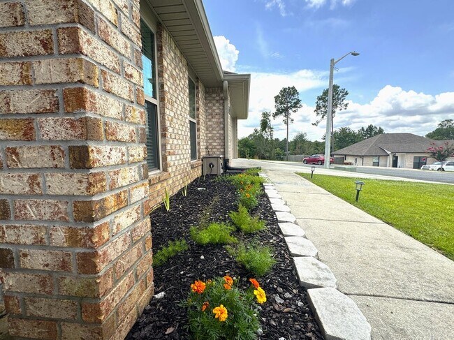 Building Photo - 300 Cassady Ln