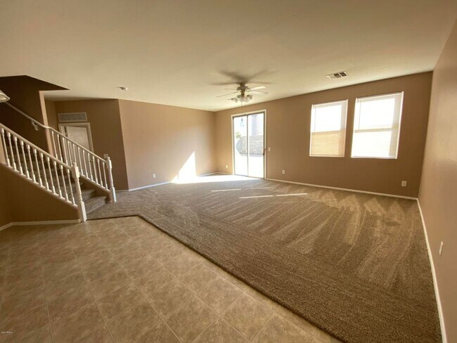Building Photo - 4 bedroom home in Maricopa!