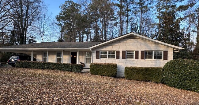 Frente de la casa - 2475 Freydale Rd SE