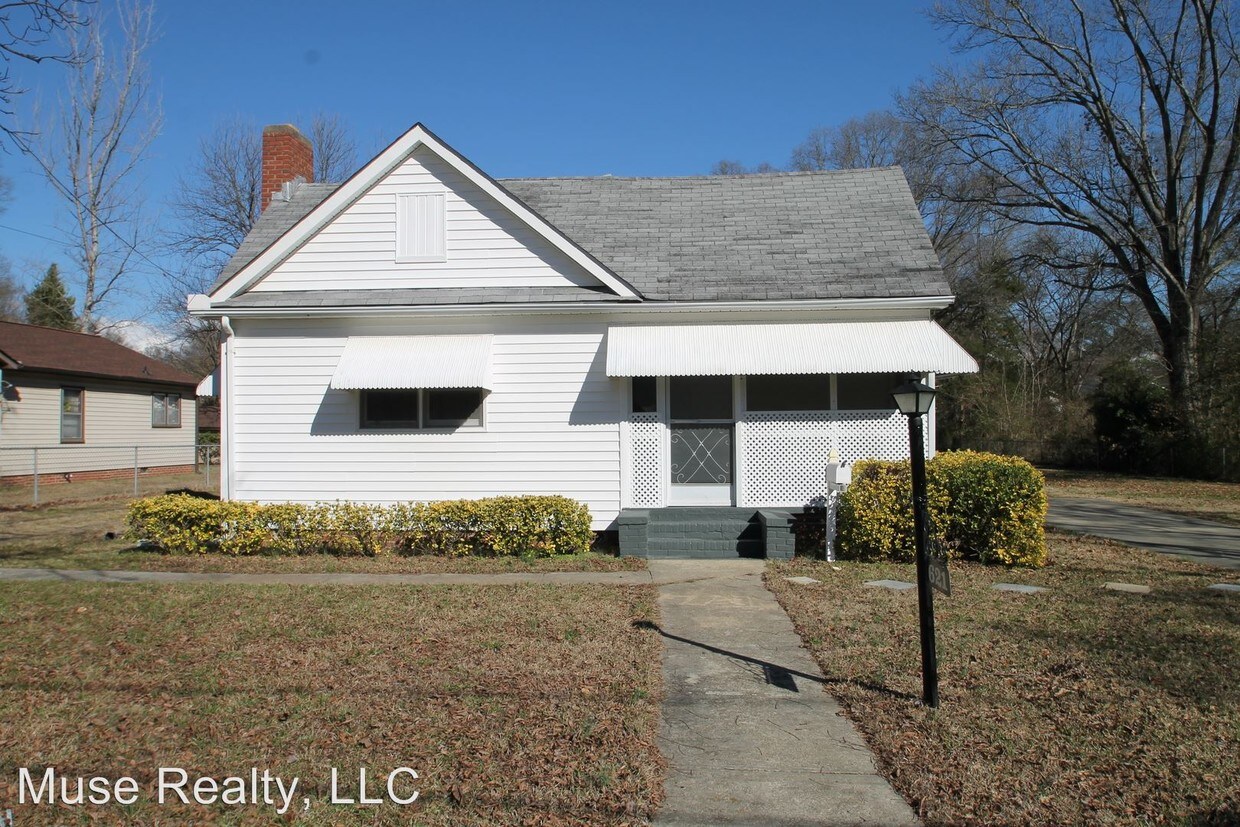 Primary Photo - 2 br, 1 bath House - 621 Walnut Street