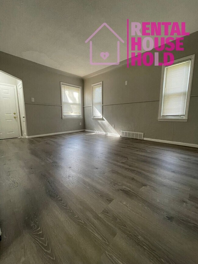 Foto del edificio - NEW LISTING | 3 BEDS 1 BATH | BASEMENT | G...