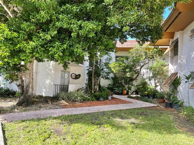 Building Photo - 9456 SW 77th Ave