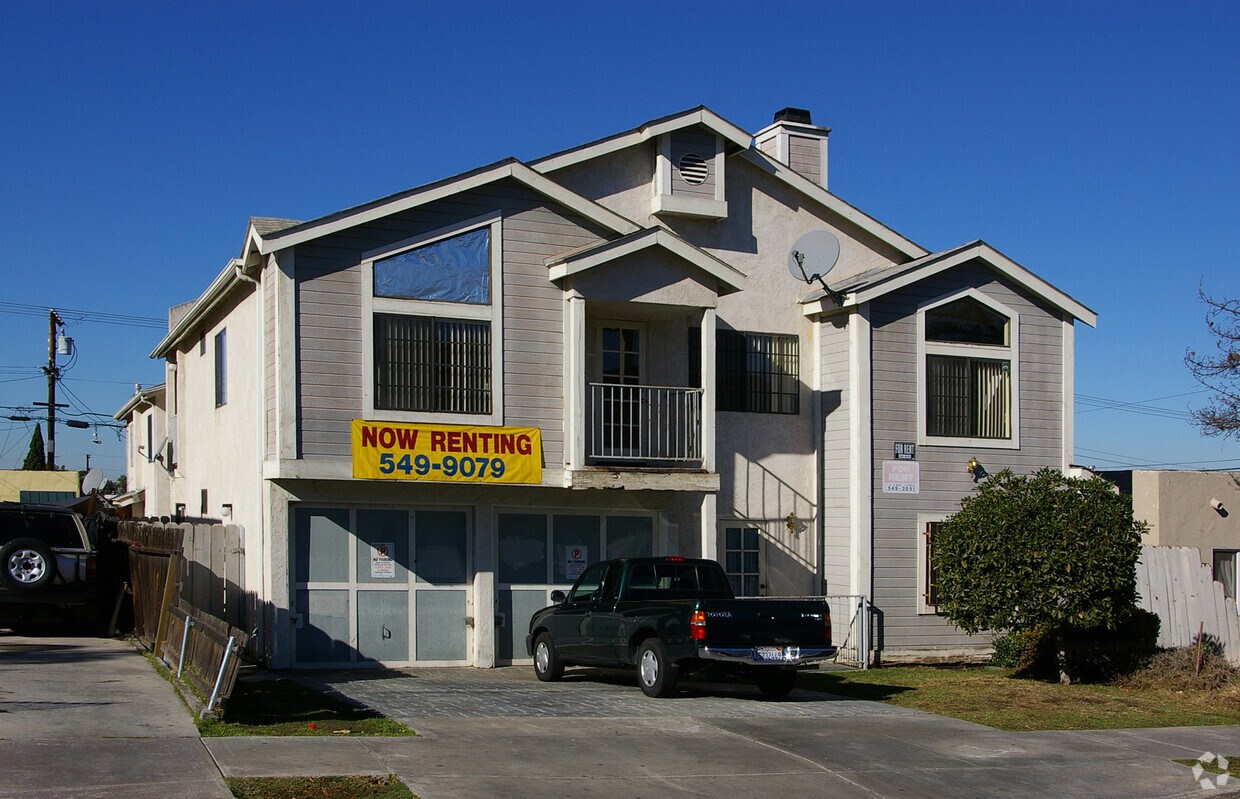 Foto del edificio - 4284-4286 Winona Ave