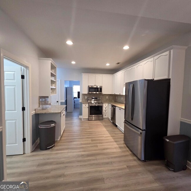 Building Photo - 105 Cottage Grove