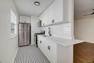 Building Photo - 1915 McDuffie St