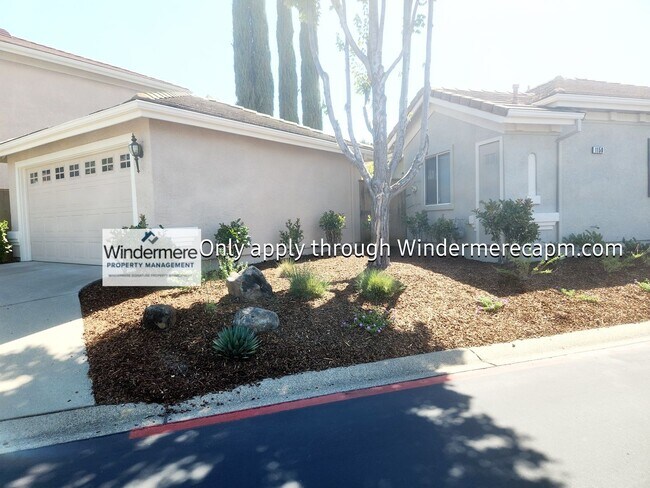 Foto del edificio - Bright 3 bedroom, 2 bath in Gated Communit...