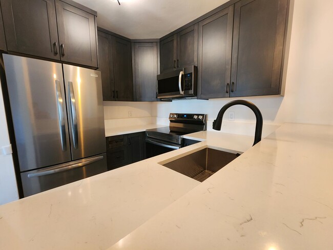 Building Photo - Ground floor condo in North Boulder