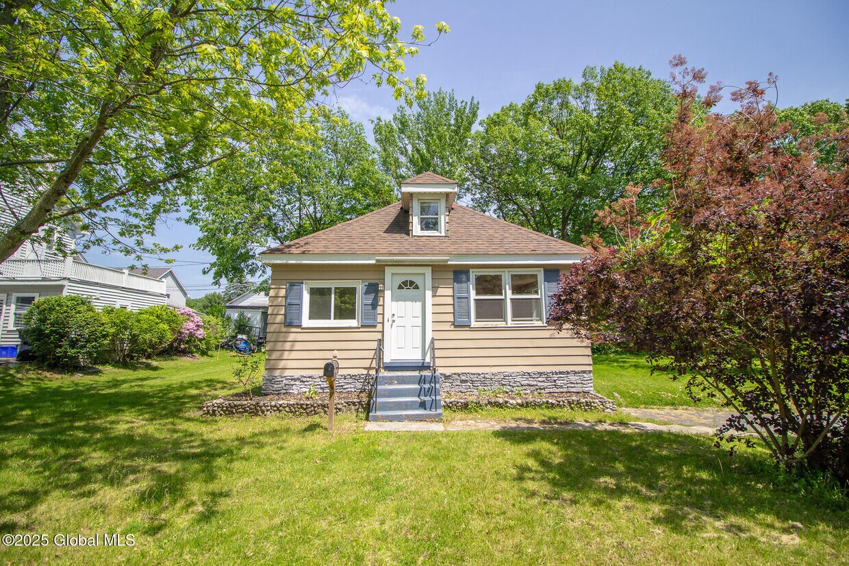 Foto principal - 108 Indiana Ave