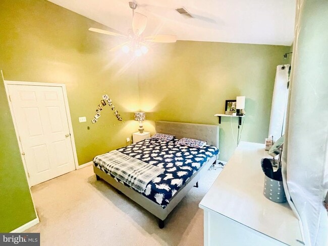 Building Photo - 4053 Cressida Pl